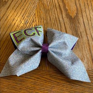 Cheer bow